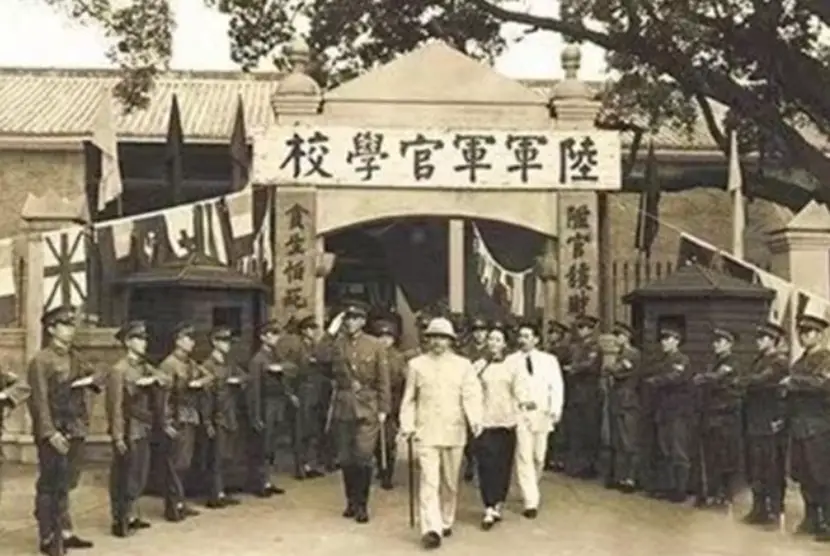 黄埔师生的毕业去向:留校当教官、进教导团或上前线打仗-广州黄埔军校